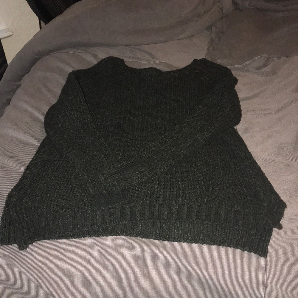 Pullover sweater